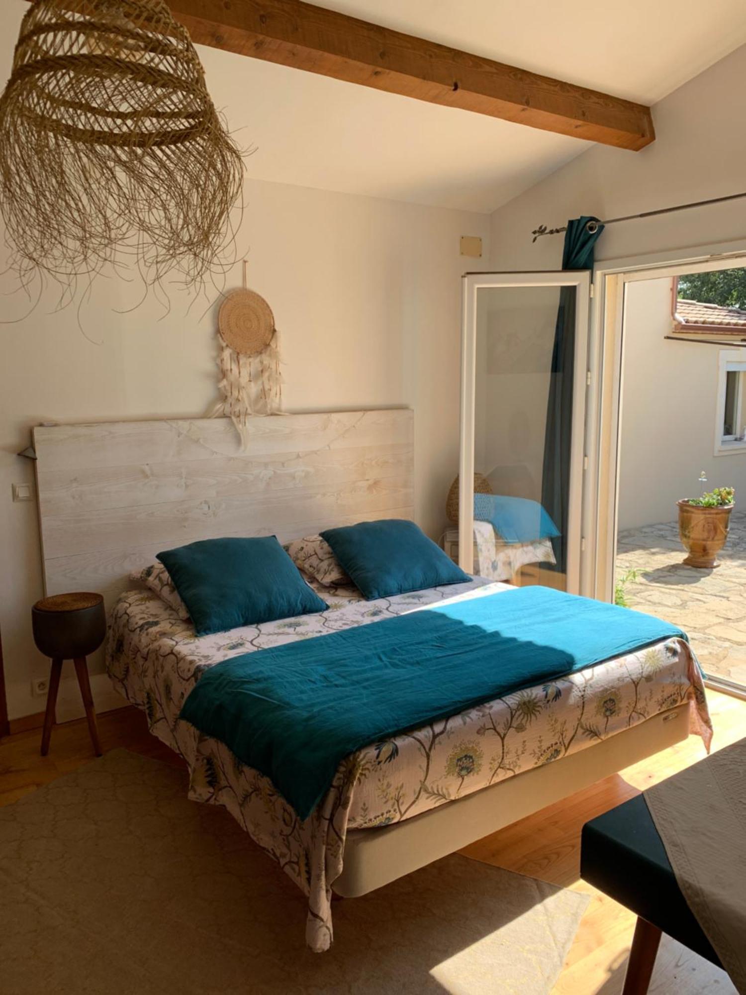 La Chambre Haute Et Son Spa นีมส์ ภายนอก รูปภาพ