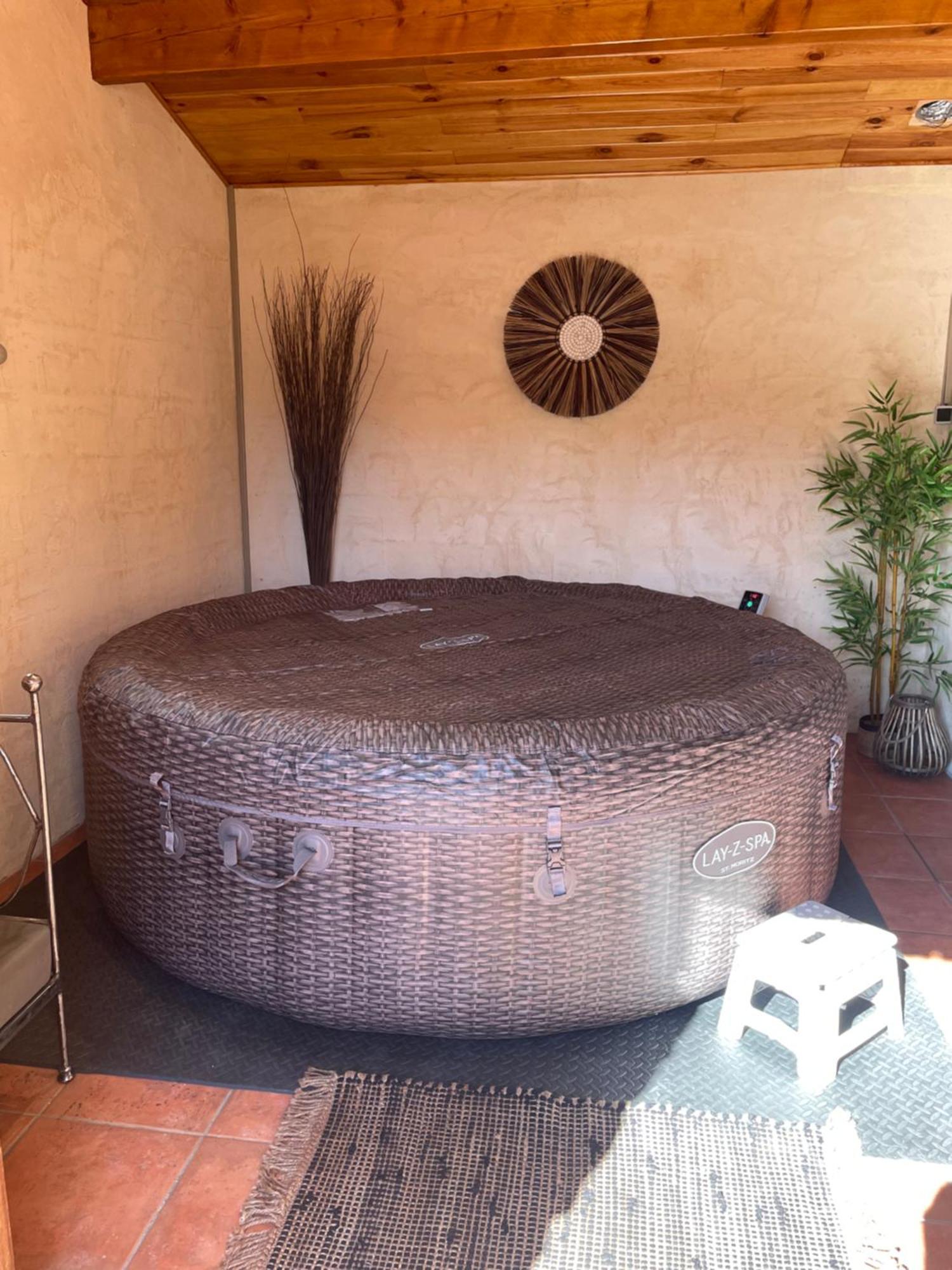 La Chambre Haute Et Son Spa นีมส์ ภายนอก รูปภาพ