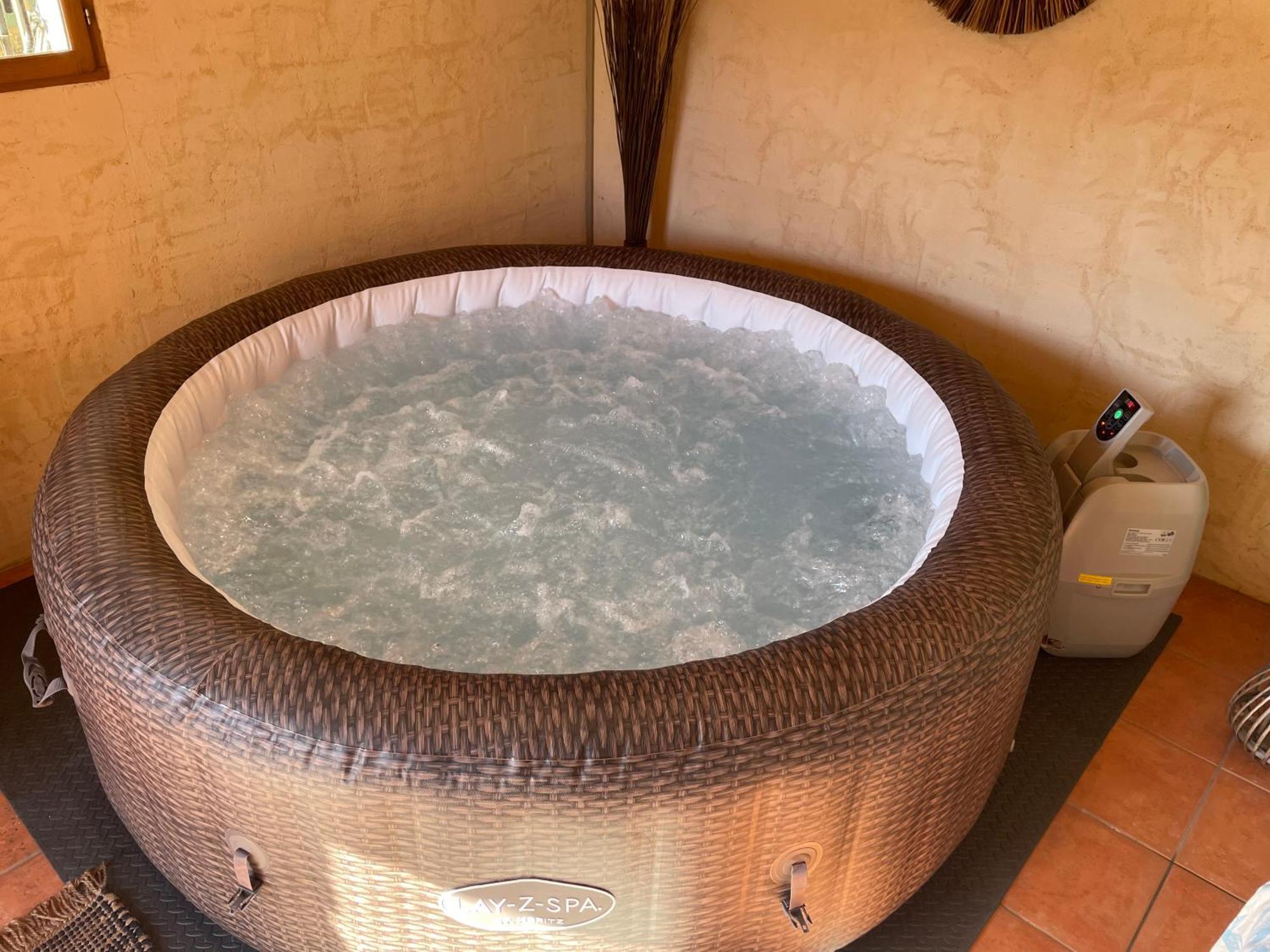 La Chambre Haute Et Son Spa นีมส์ ภายนอก รูปภาพ
