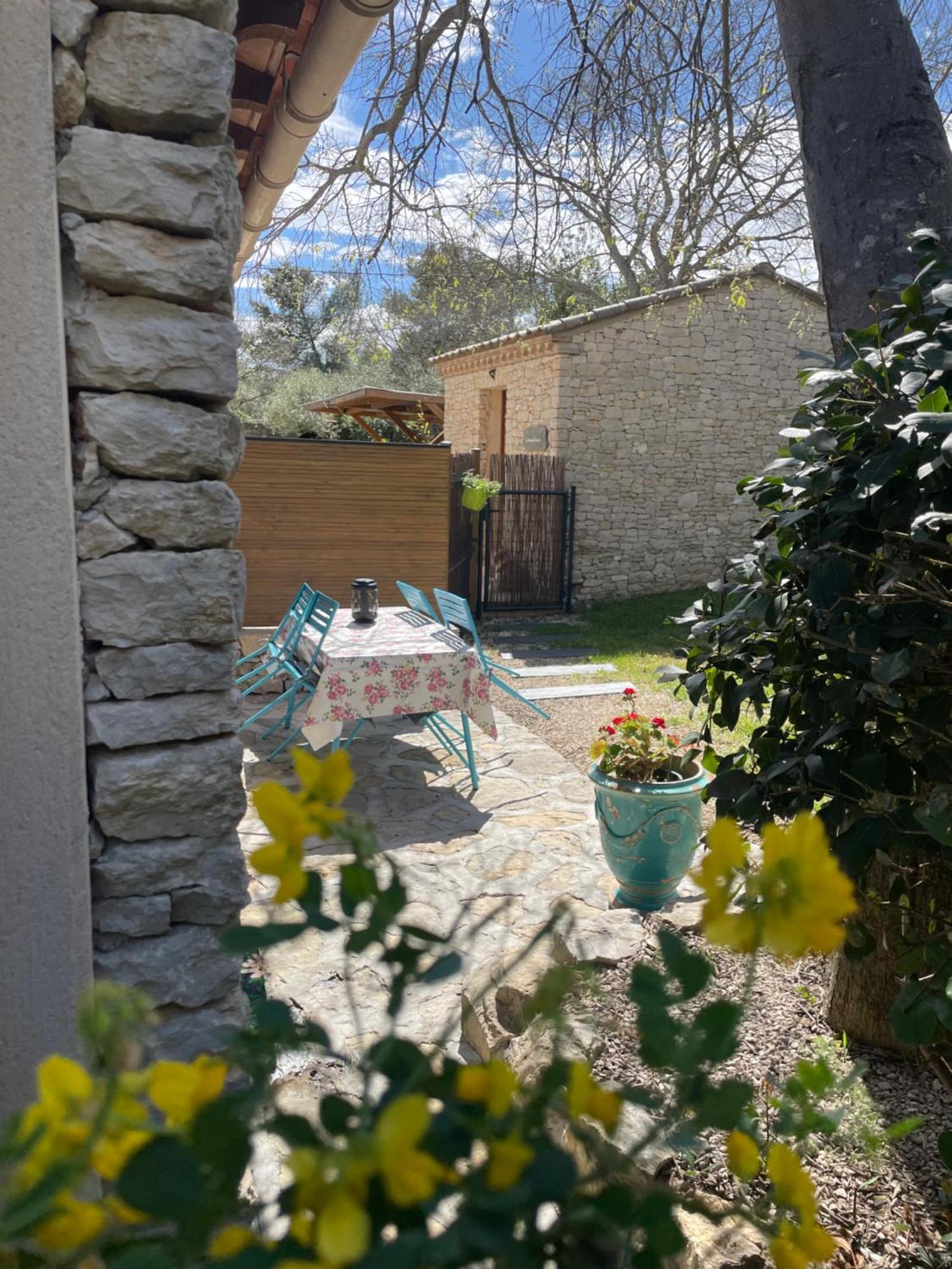 La Chambre Haute Et Son Spa นีมส์ ภายนอก รูปภาพ