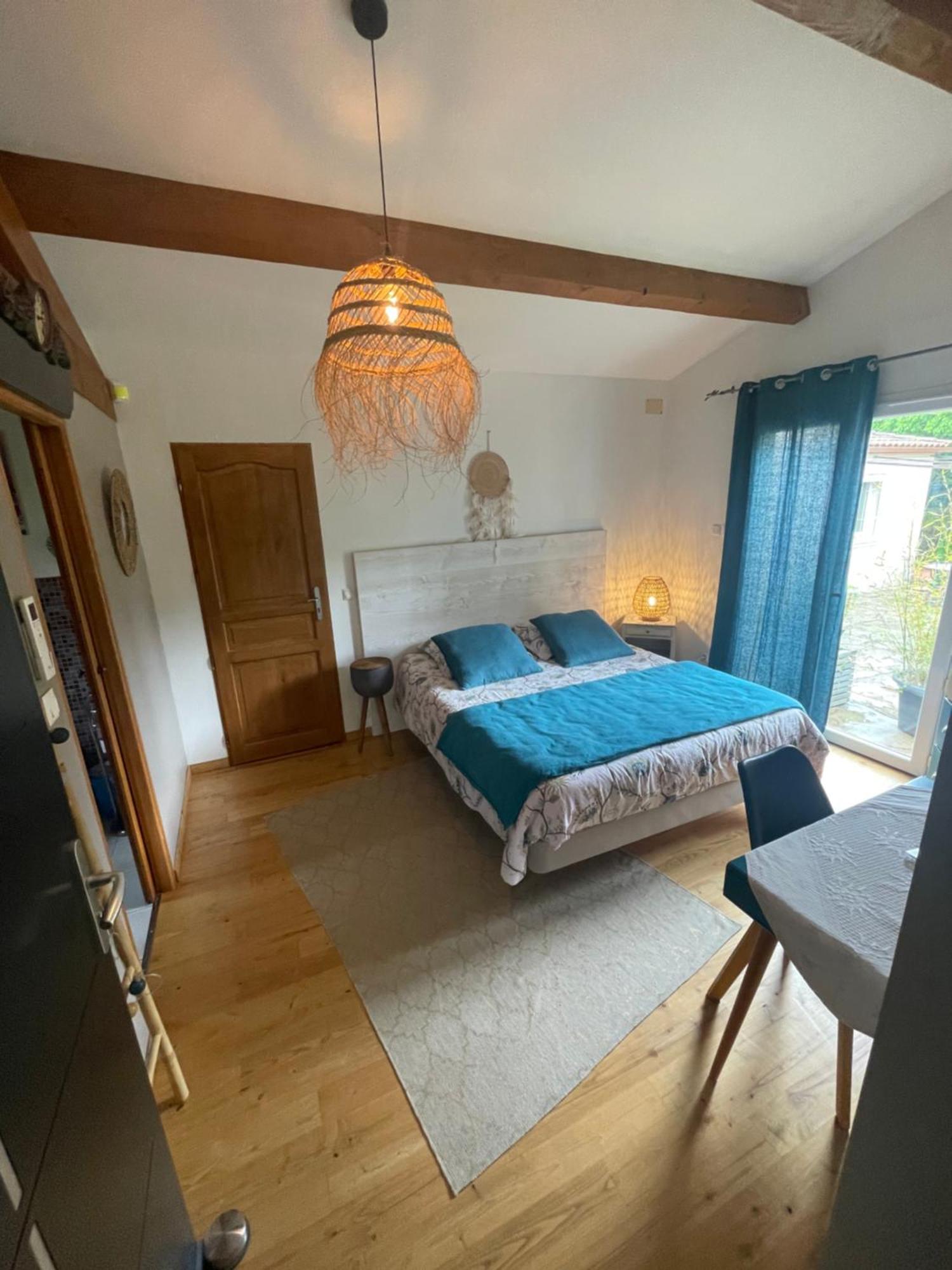 La Chambre Haute Et Son Spa นีมส์ ภายนอก รูปภาพ